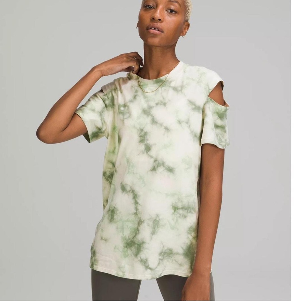 💕Lululemon All Yours Cold Shoulder tee